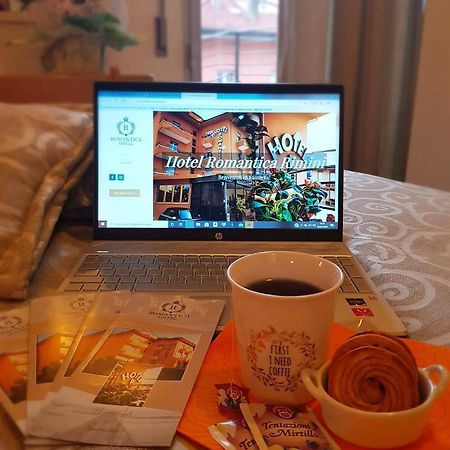Hotel Romantica Римини Екстериор снимка