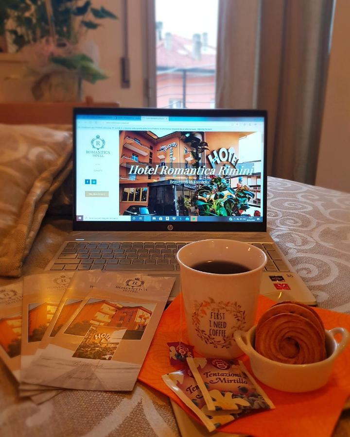 Hotel Romantica Римини Екстериор снимка